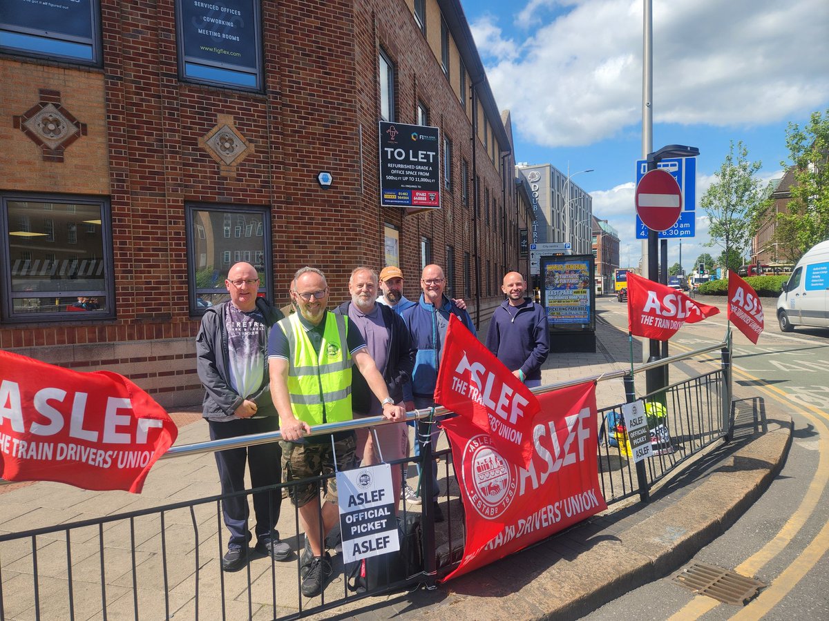 Proud to stand with our Hull Trains members on strike today  <a href="/ASLEFunion/">ASLEF</a>