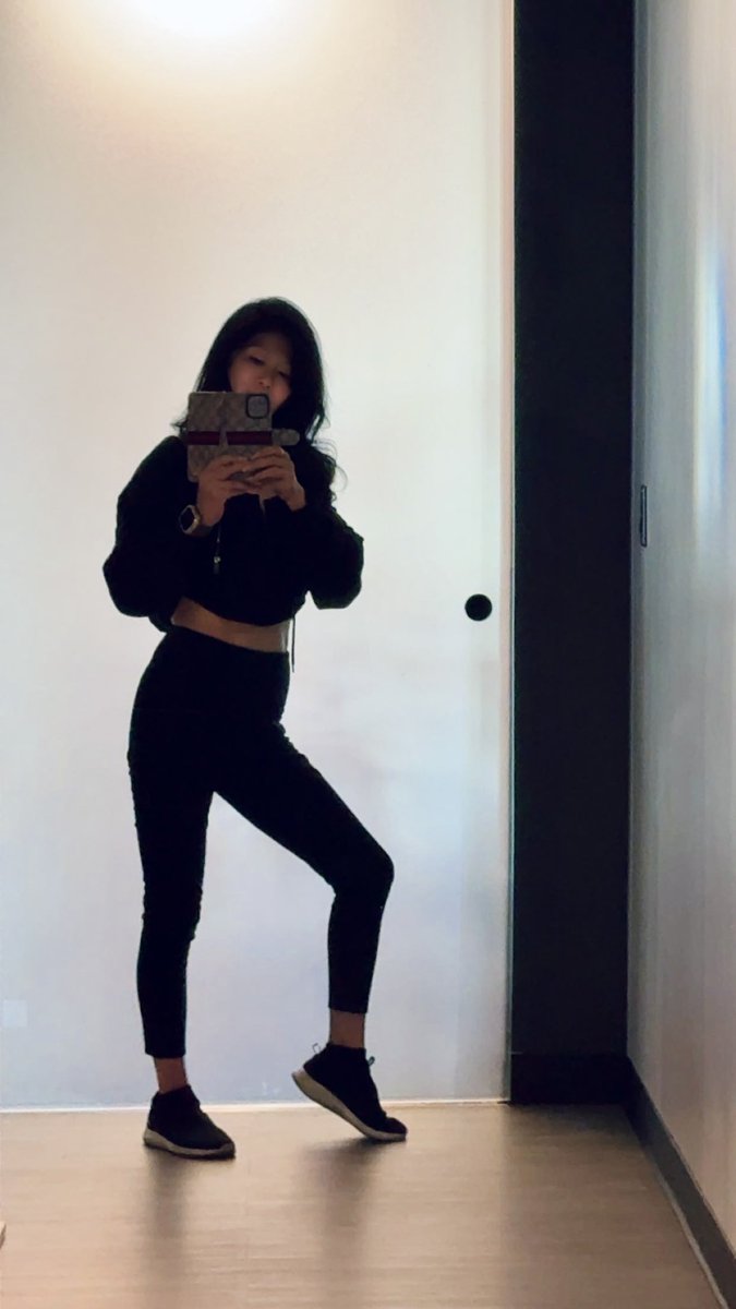 aka_theQueenBee's tweet photo. Good day to my fellow patriots wherever you may be. ❌⭕️❌⭕️❌⭕️ #makeamericafitagain 🇺🇸 🙈 "I ONLY WORK OUT BECAUSE I REALLY, REALLY LIKE DONUTS." 🤣🤣🤣 👑🐝 #factassin https://t.co/4wNioYqSXV