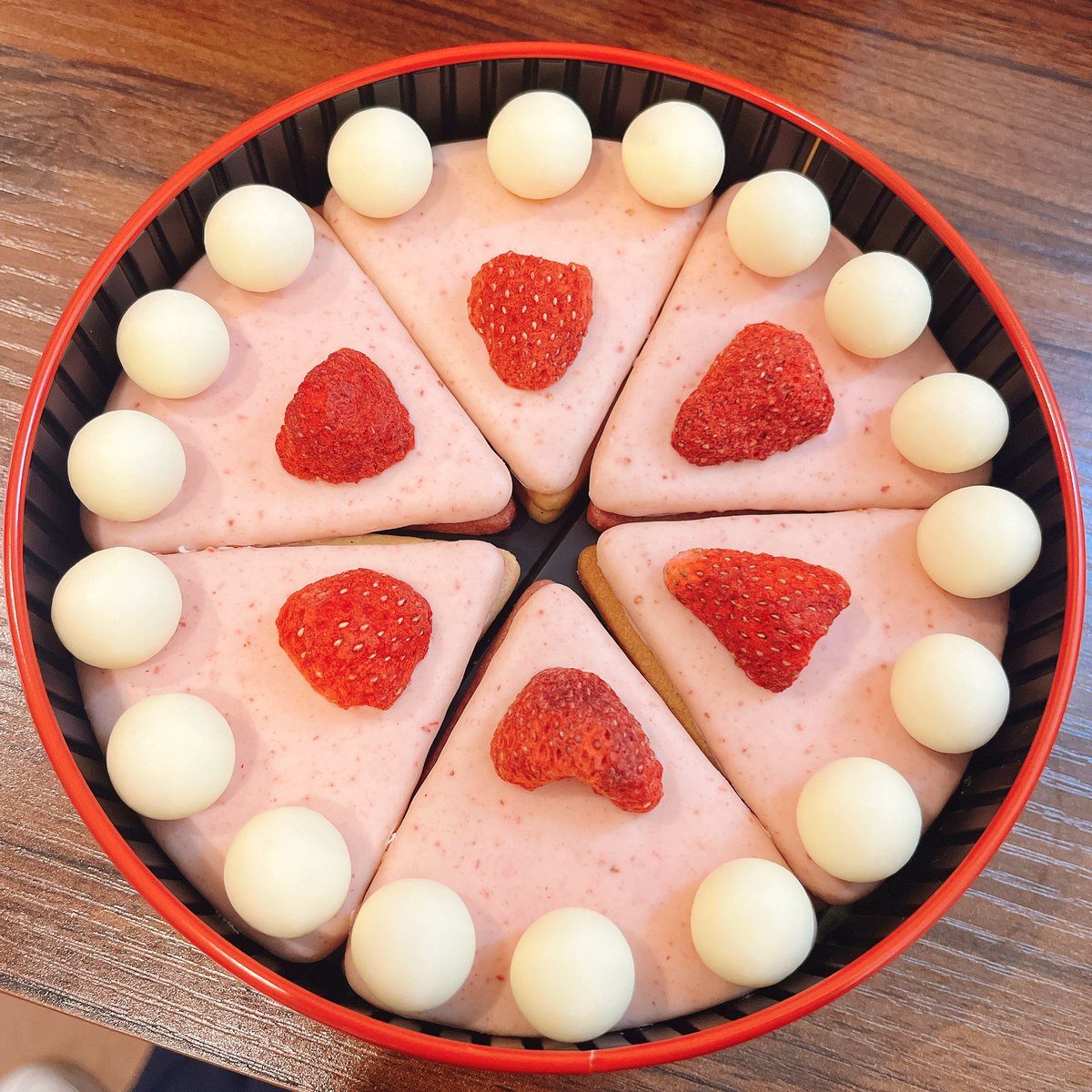 8Sirius3's tweet photo. 30歳になりました🍓 https://t.co/VEZovC4cCO