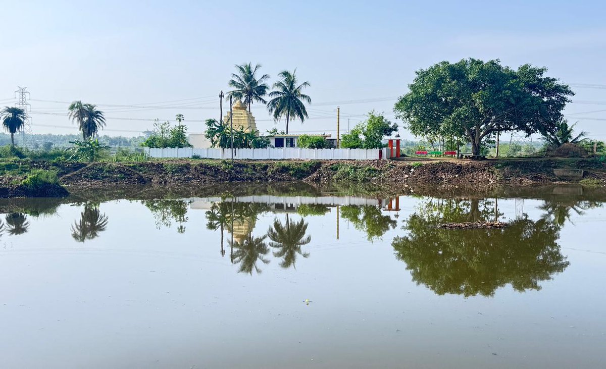 G1raob's tweet image. 💚 A photo by G1
🌊✨ Embracing the beauty of nature! There&apos;s nothing quite like the serene reflections on the water and the lush greenery surrounding us. 
#reflectingpool #reflection #outdoorsky