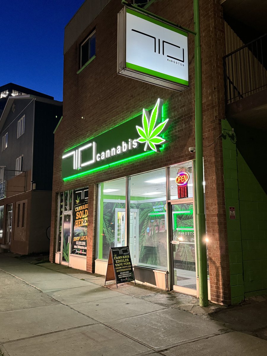 710 Kingston is open 7 days a week at BOTH our locations!🔥💨💚