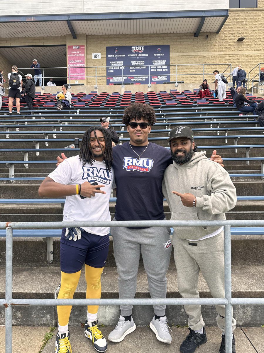 MarcBurkJr33's tweet image. Had a great day at Robert Morris yesterday. Learned a few things and met some good people. Senior season loading… @CoachGeisler @AthleticTraumaU  @gamasportstrai1 @MarcBurk1eySr  @WPIAL_Insider @PAPrepsRivals  @PA_TodaySports 
@210ths