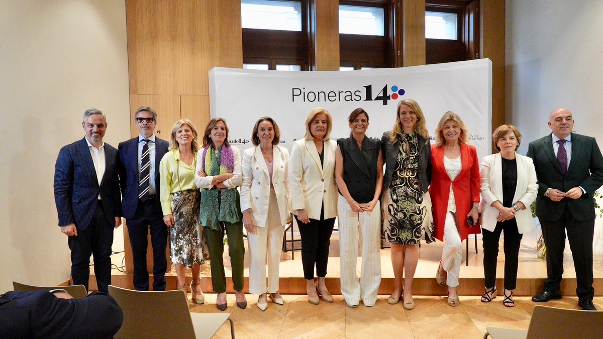 Ateneo de Madrid (@ateneodemadrid) on Twitter photo La presidenta de CEPYME, Ángela de Miguel (<a href="/angela_demiguel/">Angela de Miguel</a>) ha participado hoy en el Ateneo en la mesa #Pioneras14, organizada por <a href="/articulo14_es/">Artículo 14</a>, con <a href="/PilarGomezA14/">Pilar Gómez</a> y <a href="/montesinospablo/">Pablo Montesinos</a> La presidenta de CEPYME, Ángela de Miguel (<a href="/angela_demiguel/">Angela de Miguel</a>) ha participado hoy en el Ateneo en la mesa #Pioneras14, organizada por <a href="/articulo14_es/">Artículo 14</a>, con <a href="/PilarGomezA14/">Pilar Gómez</a> y <a href="/montesinospablo/">Pablo Montesinos</a>