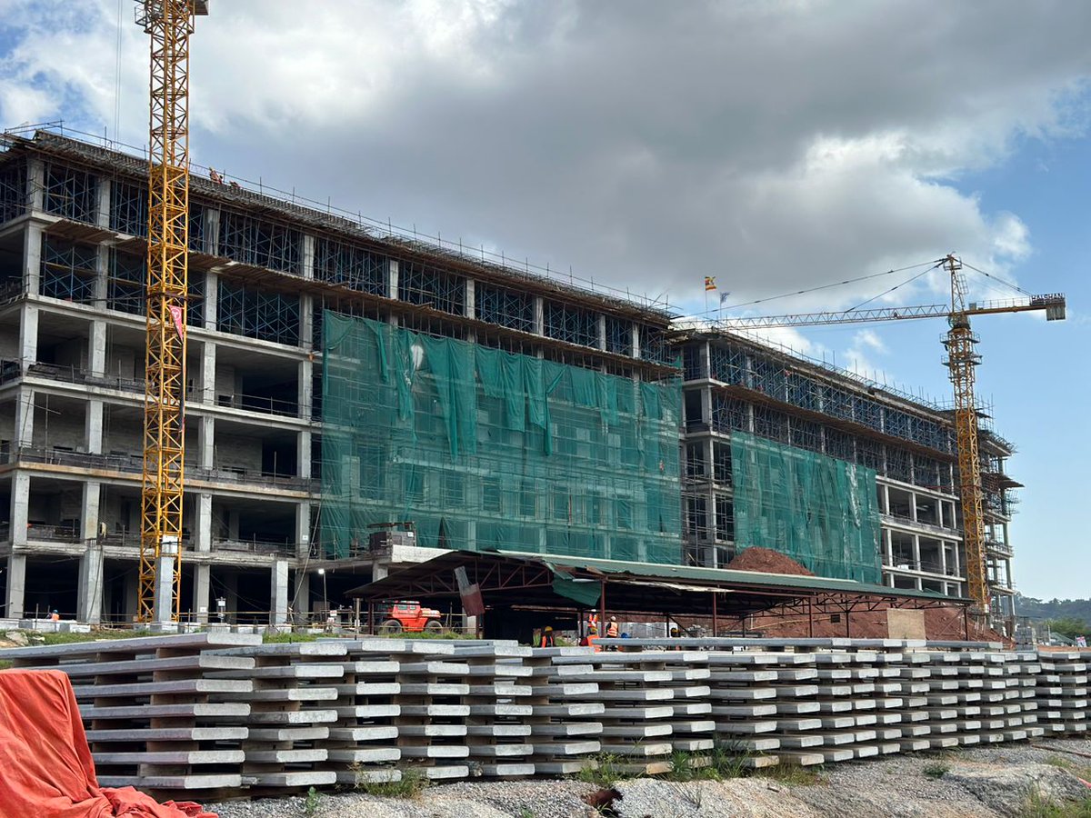 ainbyoo's tweet photo. Fresh images  of the International  Specialized  Hospital  in Uganda, Lubowa 
Work progressing well !!! https://t.co/Bz8V3AgbyM