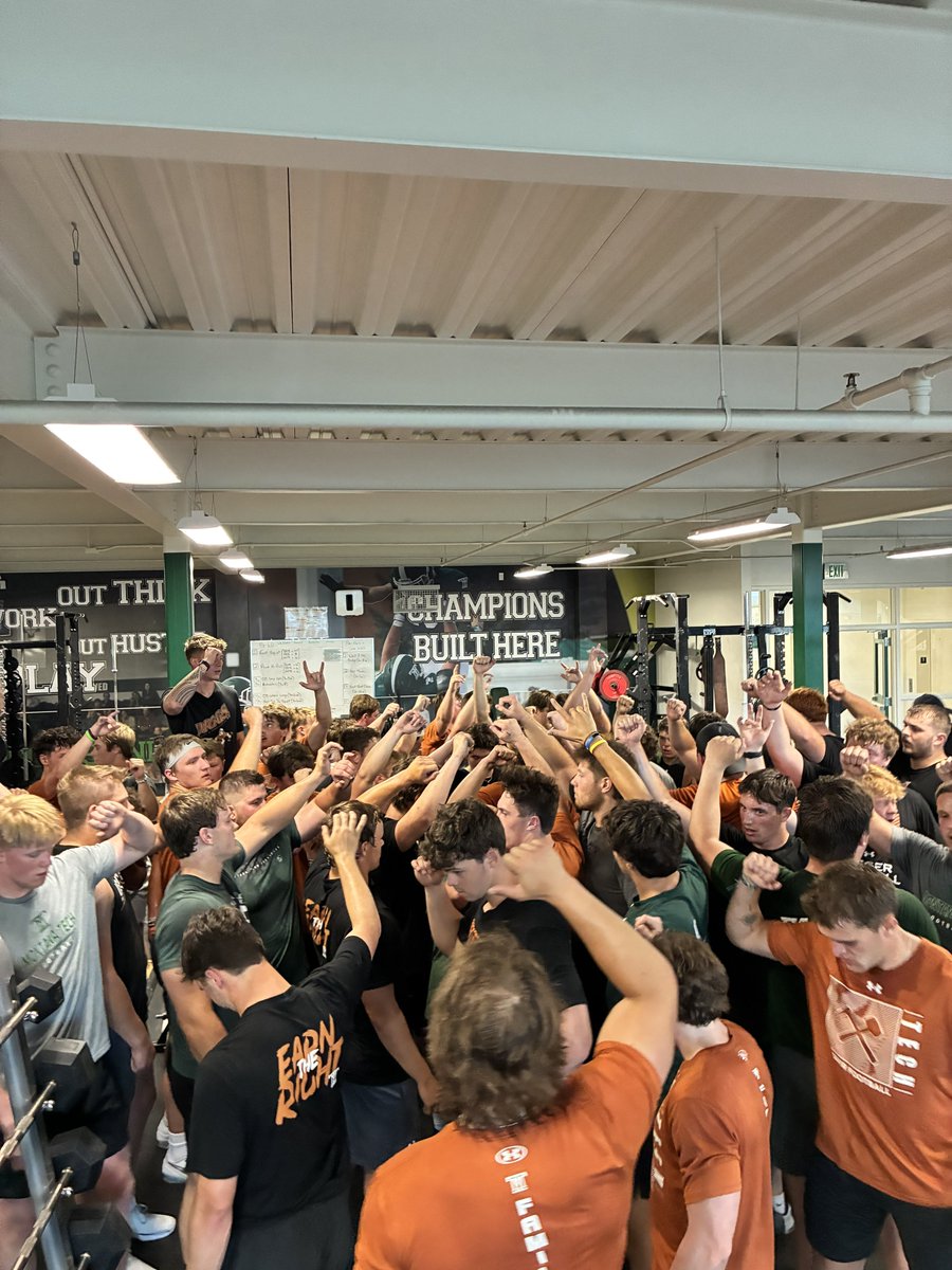 MonTechFootball's tweet photo. Great Start to Summer Workouts this morning! Diggs got after it!
Great energy and enthusiasm!
Have to keep getting better everyday!
#Family
#4Missions⚒ https://t.co/OAIOHEDWQf