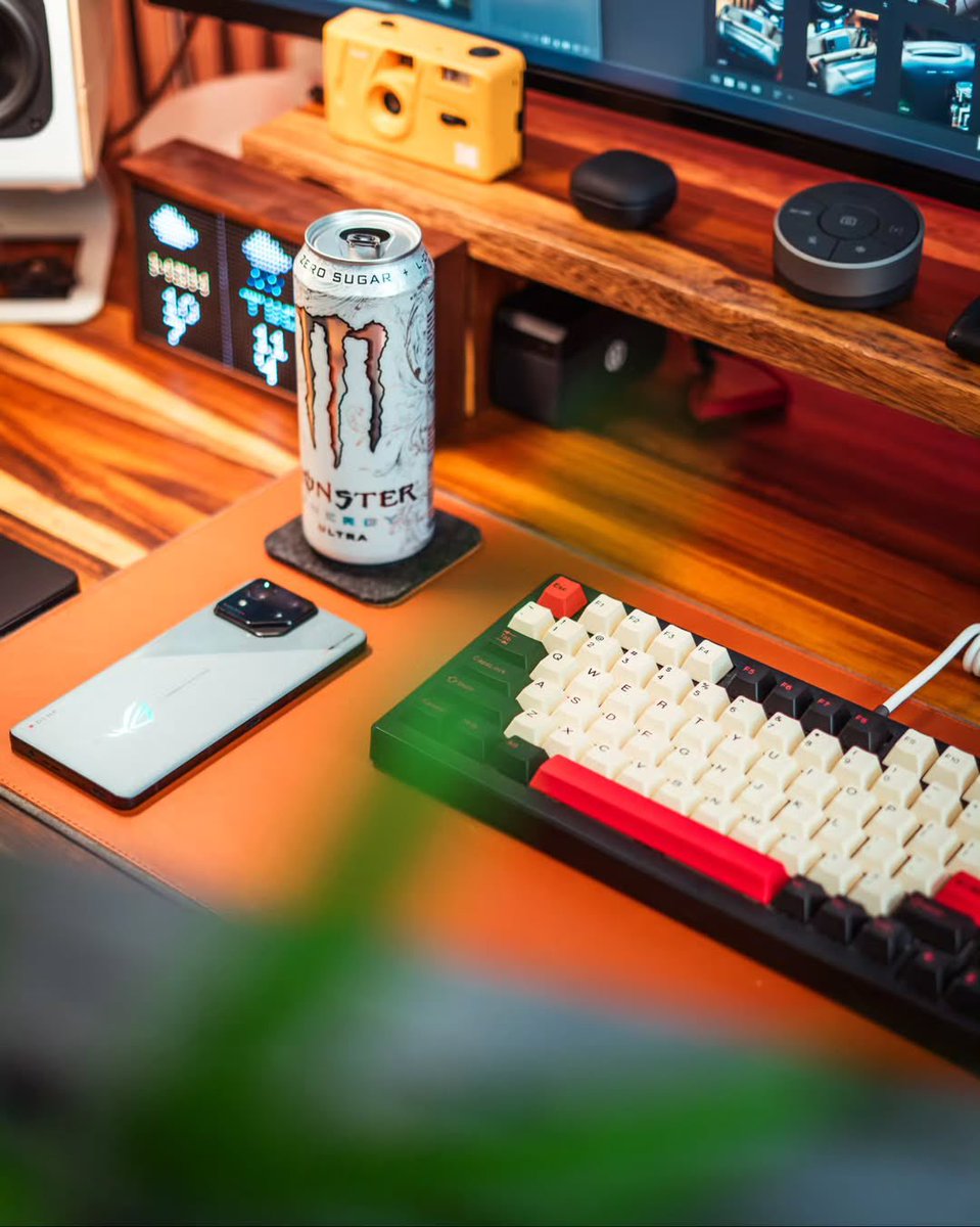 EchoCurtisowen's tweet photo. Happy Monday! ๐ค Big week ahead tons of editing, filming, and setup tweaks. Lately Iโve been deep in the photo zone, but content's coming soon! What are you working on this week? ๐
#MondayMotivation #WorkInProgress #ContentCreator #DeskSetup #SetupAddicts #WfhVibes #PhotoDump https://t.co/LHRTV6cFLq