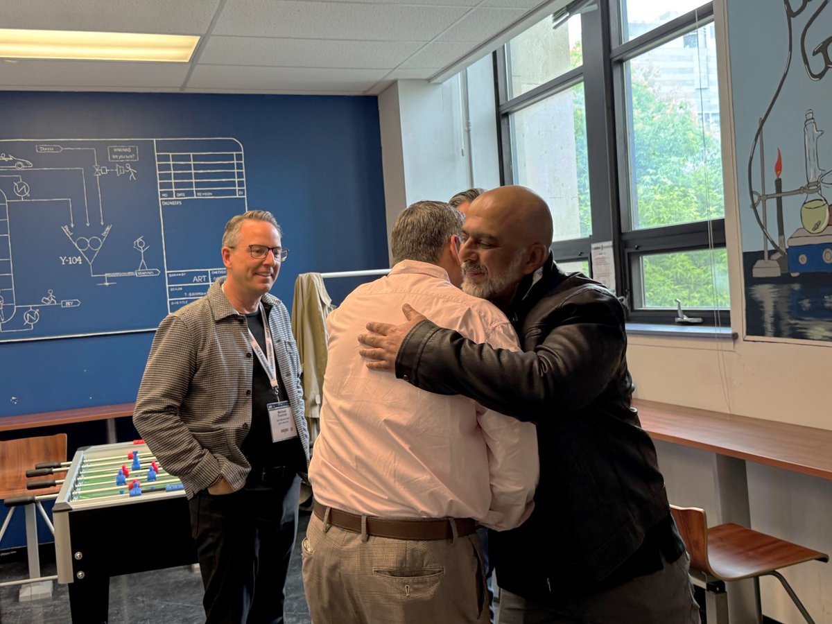 ChemEng_UofT's tweet image. We loved seeing our alumni and their families at Saturday’s ChemEng Reunion! 💙
Thanks to all who joined us and helped make the day so special.
Can’t wait to welcome you back again!
#uoftchemeng #uoftalumni #uoftreunion #uoftengineering #chemicalengineering