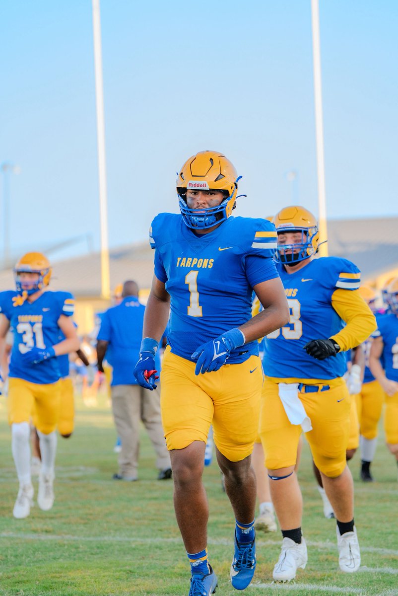 Trenton Curliss (@trentoncurliss1) on Twitter photo First day of summer workouts 🙌 let’s get it <a href="/CHSTarponFB/">Charlotte Tarpon Football</a> I’m ready for a great summer 💰 <a href="/CoryMentzer/">Cory Mentzer</a> <a href="/CurlissMitchell/">Mitchell Curliss</a> <a href="/PMOWriter/">Patrick Obley 🦥</a> First day of summer workouts 🙌 let’s get it <a href="/CHSTarponFB/">Charlotte Tarpon Football</a> I’m ready for a great summer 💰 <a href="/CoryMentzer/">Cory Mentzer</a> <a href="/CurlissMitchell/">Mitchell Curliss</a> <a href="/PMOWriter/">Patrick Obley 🦥</a>