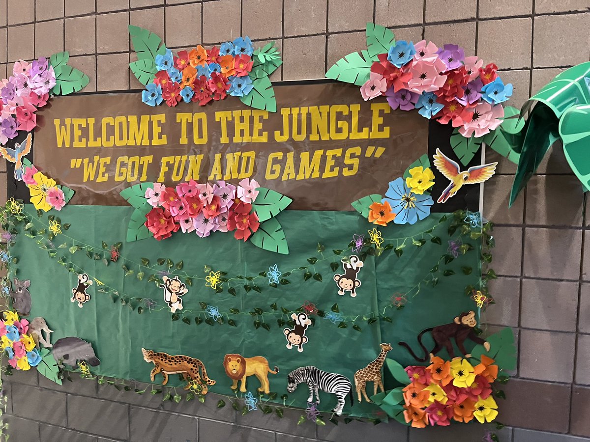 CommunityDv's tweet image. Rain or shine our camps are ready and setup for you! Camp starts today, June 2 from 7:00 am to 6:00 pm. We have field trips, presentations, activities and more. 🥳 @dvusd