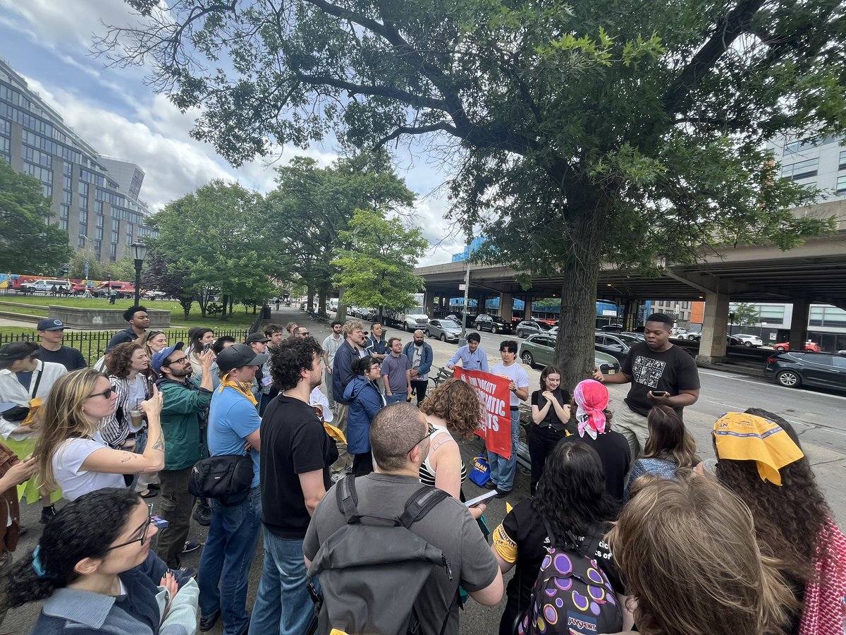 North Brooklyn DSA 🌹 (@nbkdsa) on Twitter photo Thank you to <a href="/JuliaCarmel__/">Julia Salazar (@juliasalazar on bluesky)</a> <a href="/EmilyAssembly/">Emily Gallagher</a> and <a href="/nycdsarjwg/">Racial Justice Working Group</a> for leading our canvass this weekend for <a href="/ZohranKMamdani/">Zohran Kwame Mamdani</a> in Williamsburg! 22 days until the primary - LETS GO!! Thank you to <a href="/JuliaCarmel__/">Julia Salazar (@juliasalazar on bluesky)</a> <a href="/EmilyAssembly/">Emily Gallagher</a> and <a href="/nycdsarjwg/">Racial Justice Working Group</a> for leading our canvass this weekend for <a href="/ZohranKMamdani/">Zohran Kwame Mamdani</a> in Williamsburg! 22 days until the primary - LETS GO!!