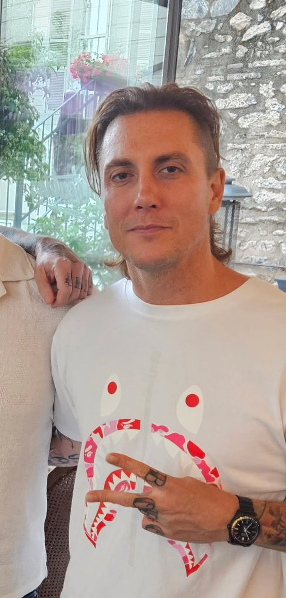 i love him so much i am so gay aaaaaaaaaaaaaaaa
