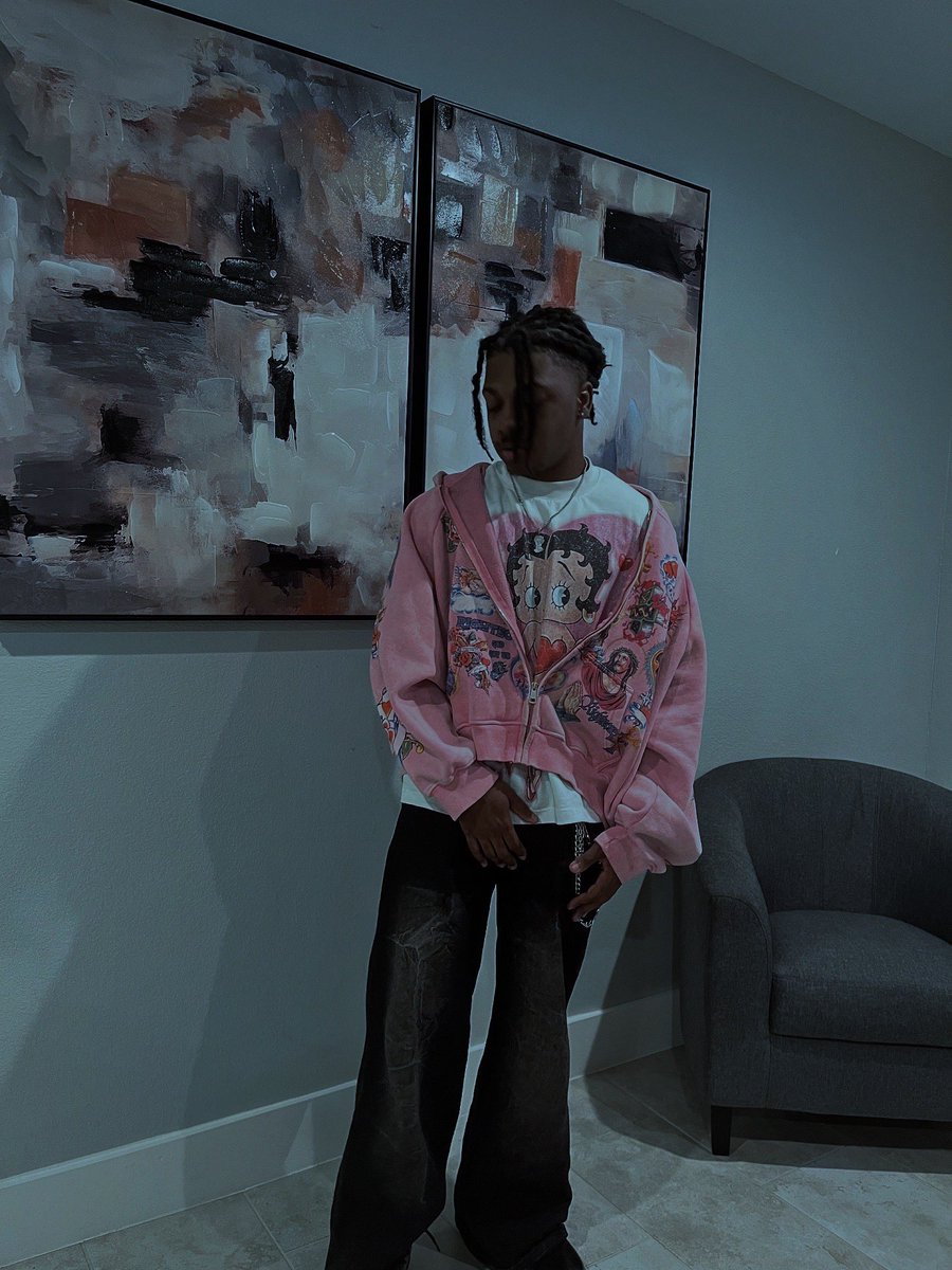 IHYDarius's tweet photo. until next time Houston, ihy out 🖤 ⭐️ https://t.co/GxltxWkOx4