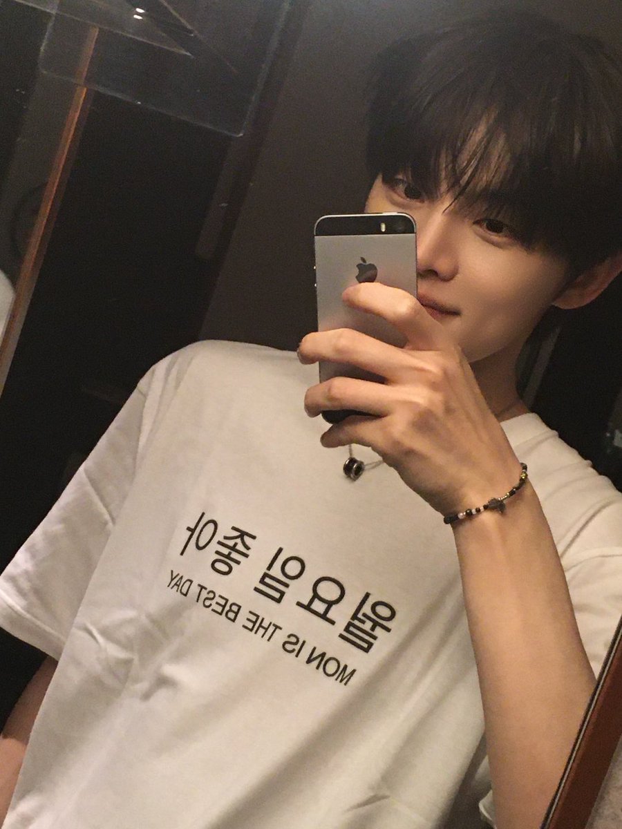 CYE_MEMBERS7's tweet photo. 월요일 좋아

#전민욱 #JEONMINWOOK
#CLOSEYOUREYES #클로즈유어아이즈
#클유아 #CYE https://t.co/5ZPbEadAN3