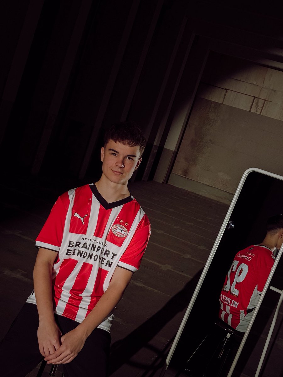 Dreams are there to be fulfilled. 💭❤️

I’m proud to announce that I will be representing <a href="/PSV/">PSV</a> / @psvesports in the @edivisie for the upcoming season. I’m really looking forward to working with <a href="/aaygun96/">Ali Riza Aygün</a> and becoming part of the PSV family 🤝🏼

1/2