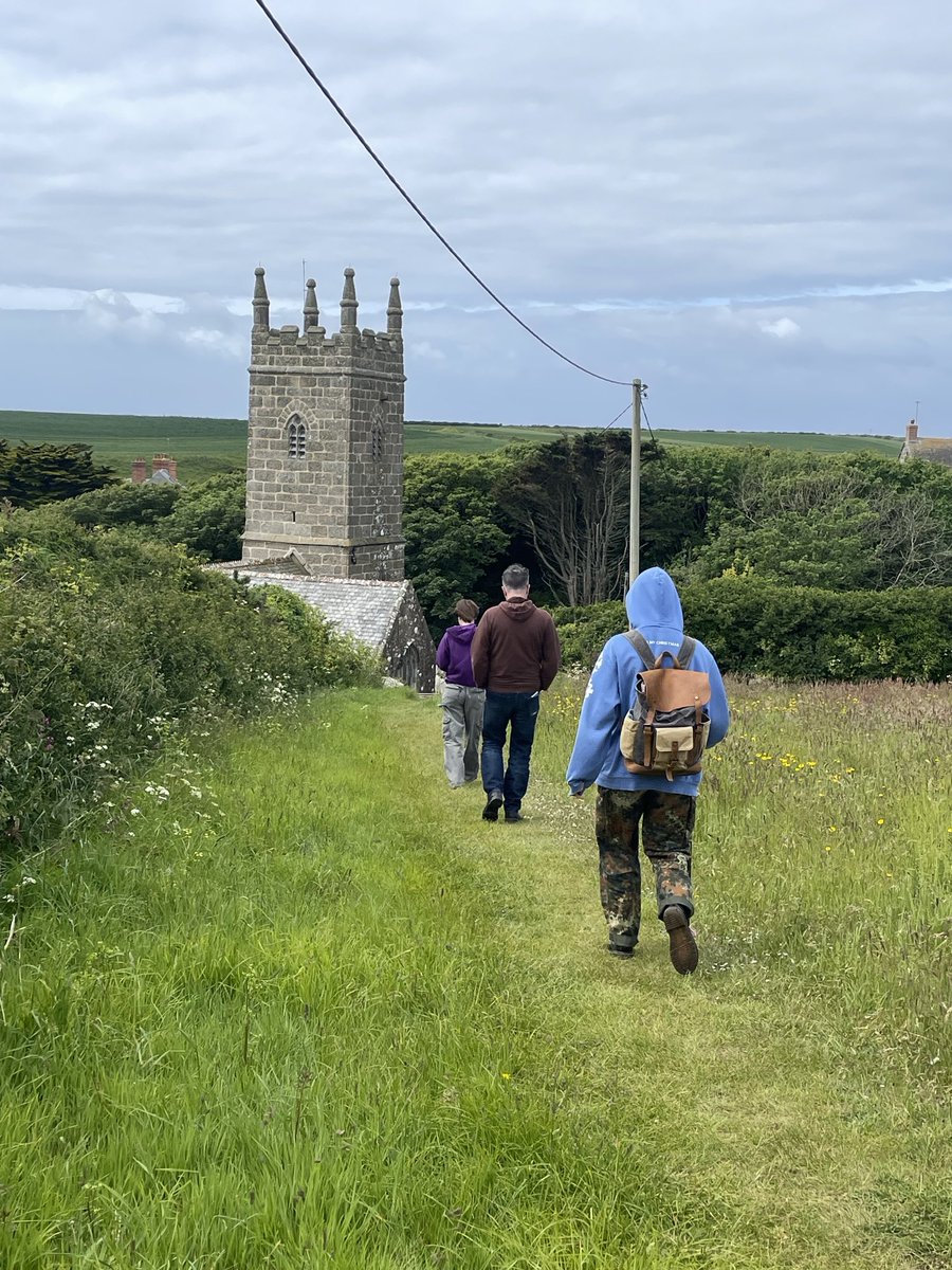 BUBB1ES's tweet image. History, economics, art, geography #halftermholiday