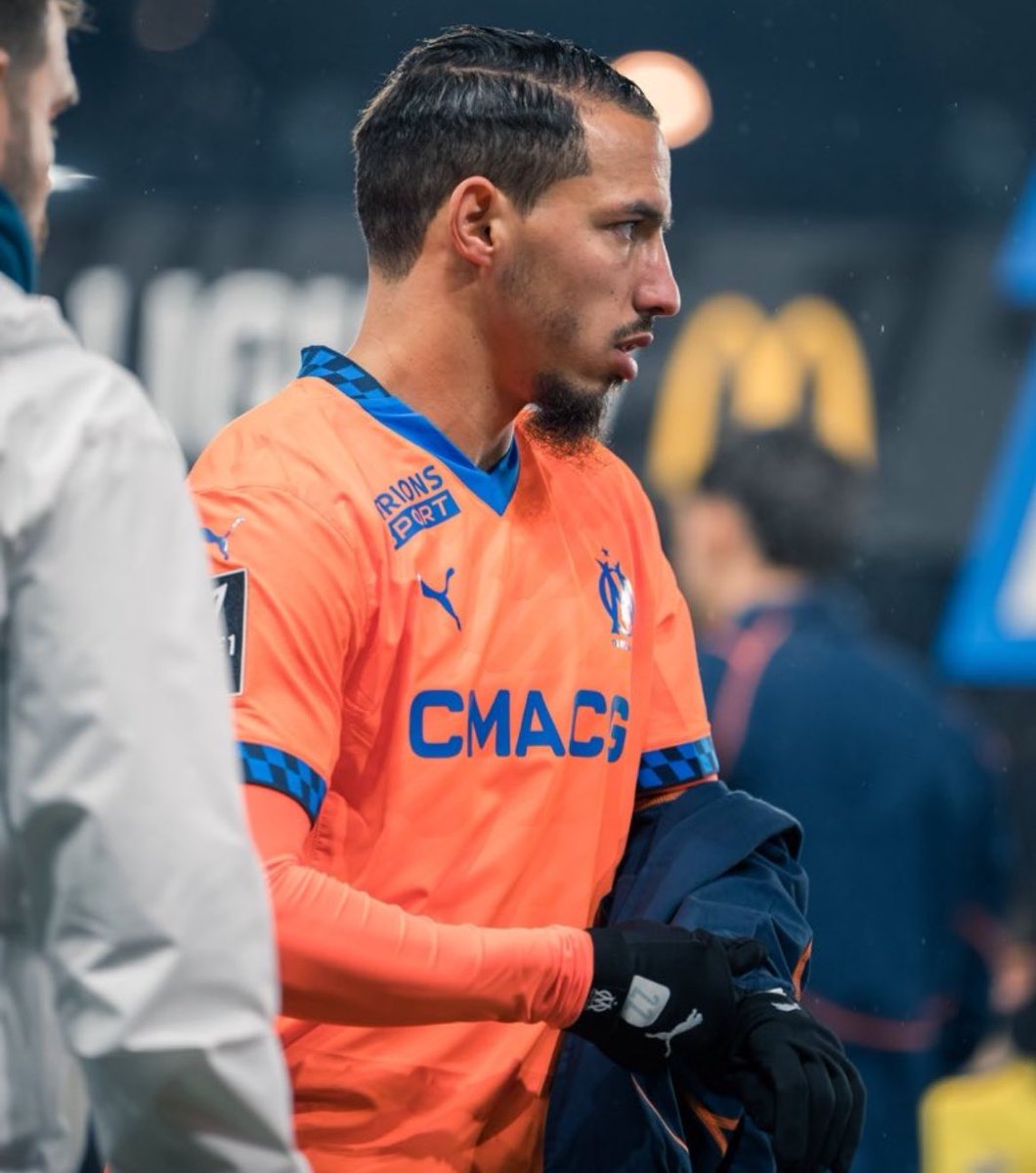 DZFOOTBALLDZ's tweet photo. 🚨🇫🇷 l’Olympique de Marseille n’a encore pris aucune décision concernant Ismaël Bennacer ! 🔜
▫️ Toutes les options sont sur la table ⏳
🗞️@sebnonda https://t.co/Scfk1A31Lq