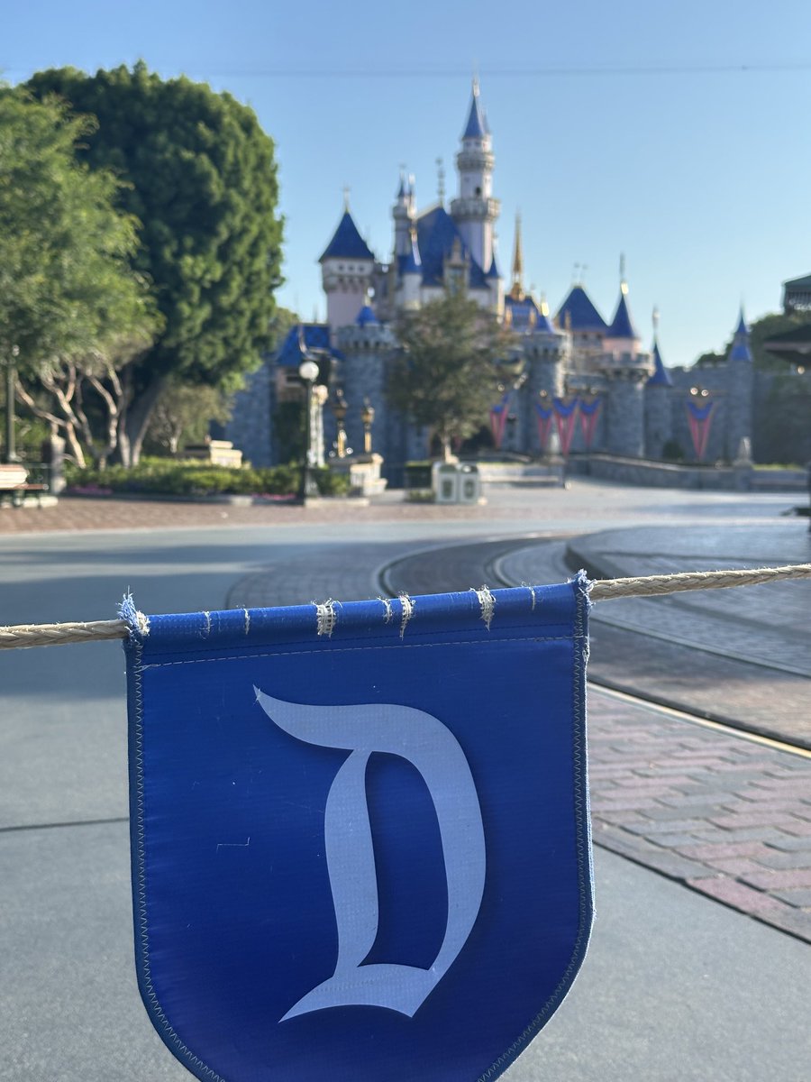 AKrause55's tweet photo. At the rope! #RopeDrop Disneyland! #disneyland70 https://t.co/FSYLGZXbfZ