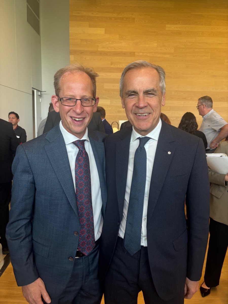 "It was an honour to represent the University of Regina at the reception for the meeting of First Ministers held in Saskatoon, and to meet, among others,  Prime Minister Mark Carney." 

- Dr. Jeff Keshen, U of R President