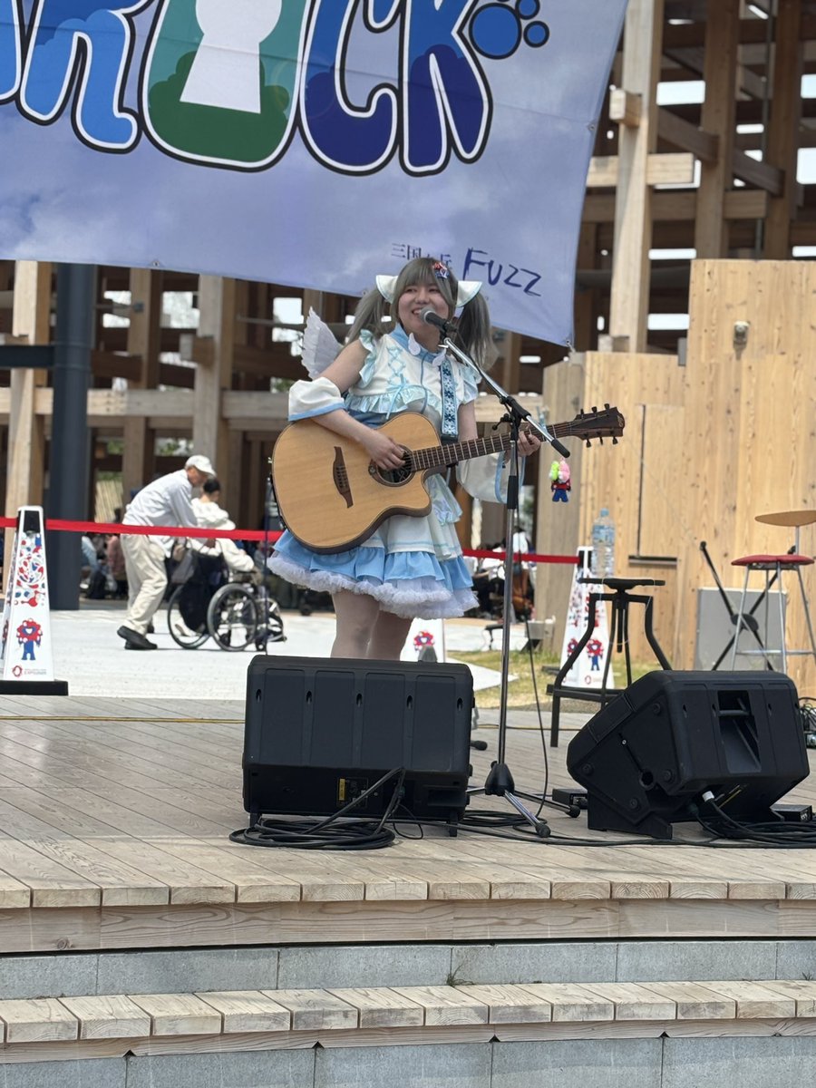 Akkii0708's tweet image. 2025.6.1(sun.)
『MIKROCK EXTRA in EXPO 2025
大阪・関西』

いよいよ始まる…
と思ったらこんな出落ちある？！
緊張気味に見守ってたこちらは一気にリラックスしましたけどね(笑)

しあわせならつくろオピトピアでは
フロアに飛び出してきていきなりテンションMAXに
#三国ヶ丘FUZZ
#mikrock