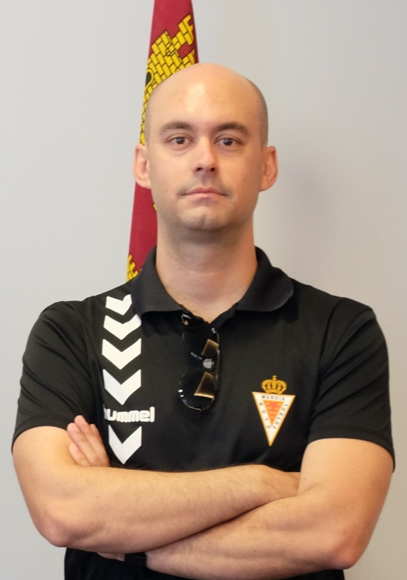 Nacional10x's tweet photo. Preferente Autonómica

Pedro Molina será el nuevo técnico del CD Plus Ultra tras el descenso de categoría. El almeriense desarrolló parte de su trayectoria en las bases de Real Murcia CF. también dirigió en clubes como CD Bullense, EF Alcázares o Beniaján CF entre otros. https://t.co/T8RBzjENoJ