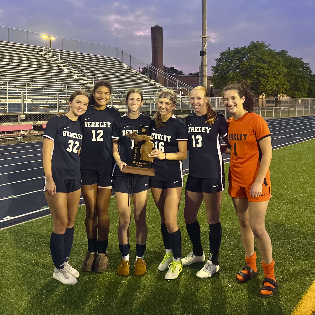 Berkley Girls Bball (@berkleygirlsbb) on Twitter photo 🏀MULTISPORT🏀
Still beaming for <a href="/BHSGSoc/">Berkley Girls Soccer</a> & their HUGE District Championship win on Friday. So proud of these 6️⃣ members of OUR TEAM for the dedication & commitment it takes to be a Multisport Athlete when there’s so much pull to specialize.
GREAT time to be a Berkley Bear! 🏀MULTISPORT🏀
Still beaming for <a href="/BHSGSoc/">Berkley Girls Soccer</a> & their HUGE District Championship win on Friday. So proud of these 6️⃣ members of OUR TEAM for the dedication & commitment it takes to be a Multisport Athlete when there’s so much pull to specialize.
GREAT time to be a Berkley Bear!