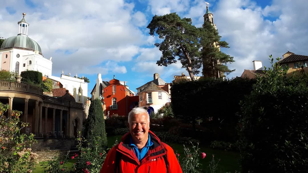 Mae'r bennod o Weatherman Walking ffilmwyd ym Mhortmeirion gyda Derek Brockway, wedi cael ei dewis i fod yn y gyfres The Best of Weatherman Walking, a bydd yn cael ei darlledu heno ar BBC1 Cymru am 8:00yh, ac ar yr i-player.