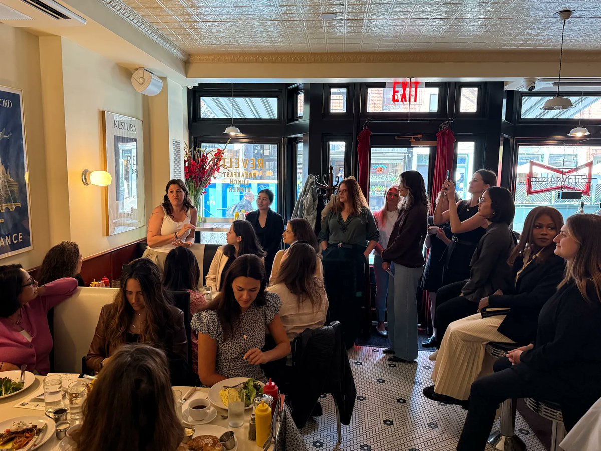 Techweek_'s tweet image. A strong start to NY Tech Week with @Puzzlefin, @TrustVanta,
@NYCFintechWomen and Women Tech Meetup! 🌞 Great conversations over coffee with female GPs, breakout founders, and the leaders shaping what’s next in #fintech, #SaaS and #AI.