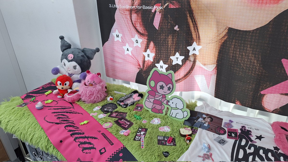 _mamingz's tweet image. 컨셉이 짱귀여웠어용🦊✨️🩷 여기도 역시나 다 너무 친절하셔서 마음 따수워졌습니당. 럭키드로우로 이쁜 젠타 엽서도 받았답니다!!!

#핑크쟈나이_마젠타다
#마젠타 #QWER