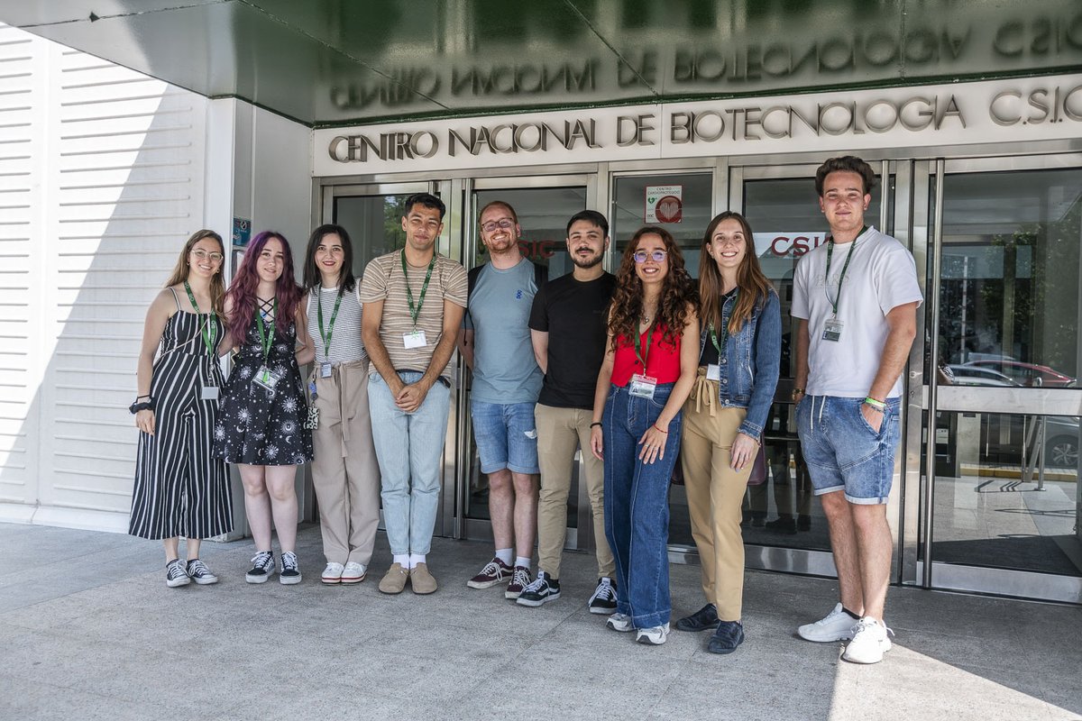 CNB_CSIC's tweet photo. 👏Today we enjoyed a wonderful morning of science at the X PhD Students’ Workshop at the CNB.
Many thanks to the 12 speakers, our PhD Candidates’ Committee, and of course, everyone who attended, for making it such a fabulous day😉
The CNB Lecture Hall was packed!
#PhDWorkshop https://t.co/Mz0OBjIVCD
