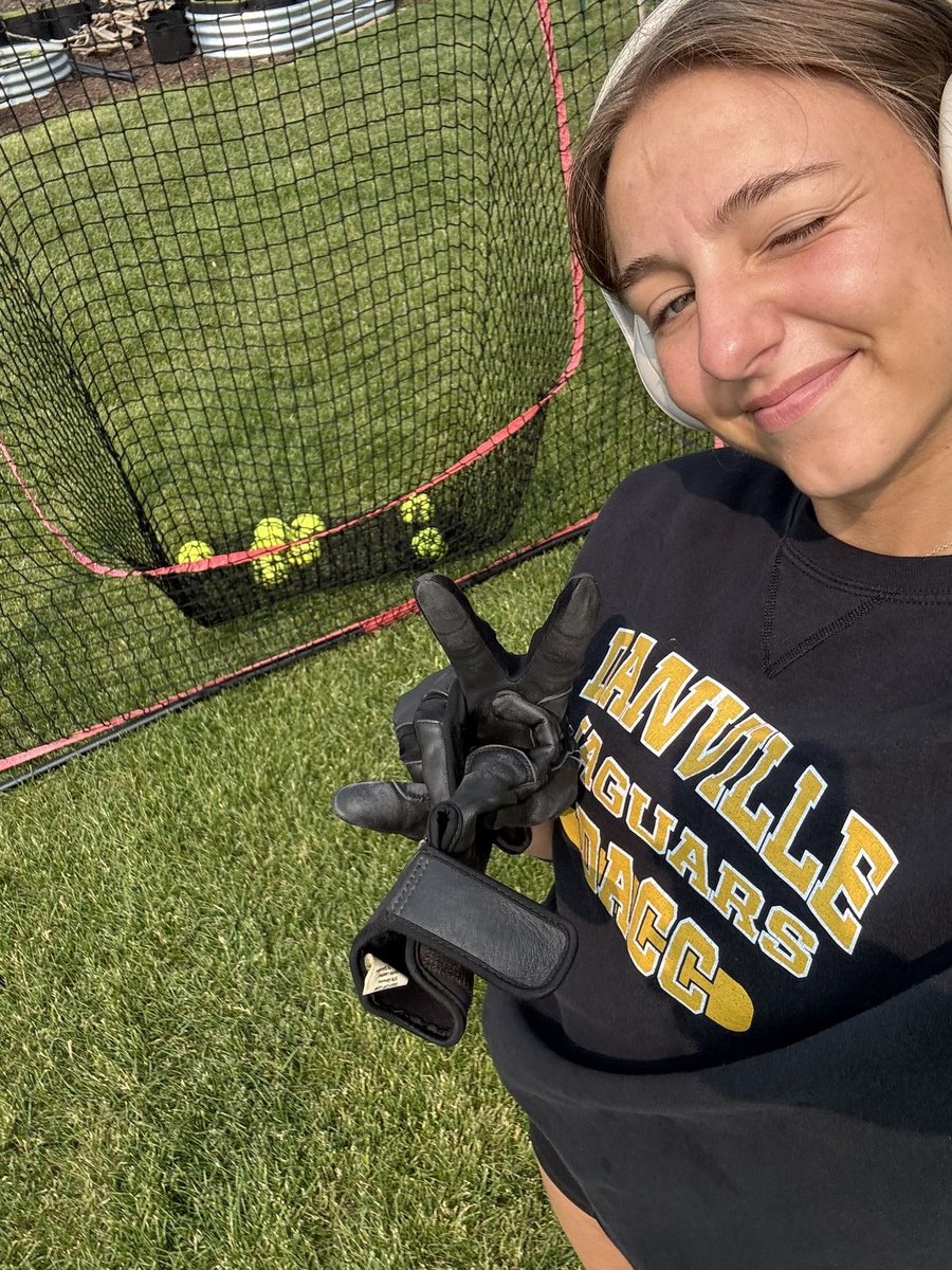 Ava Olson tweet media
