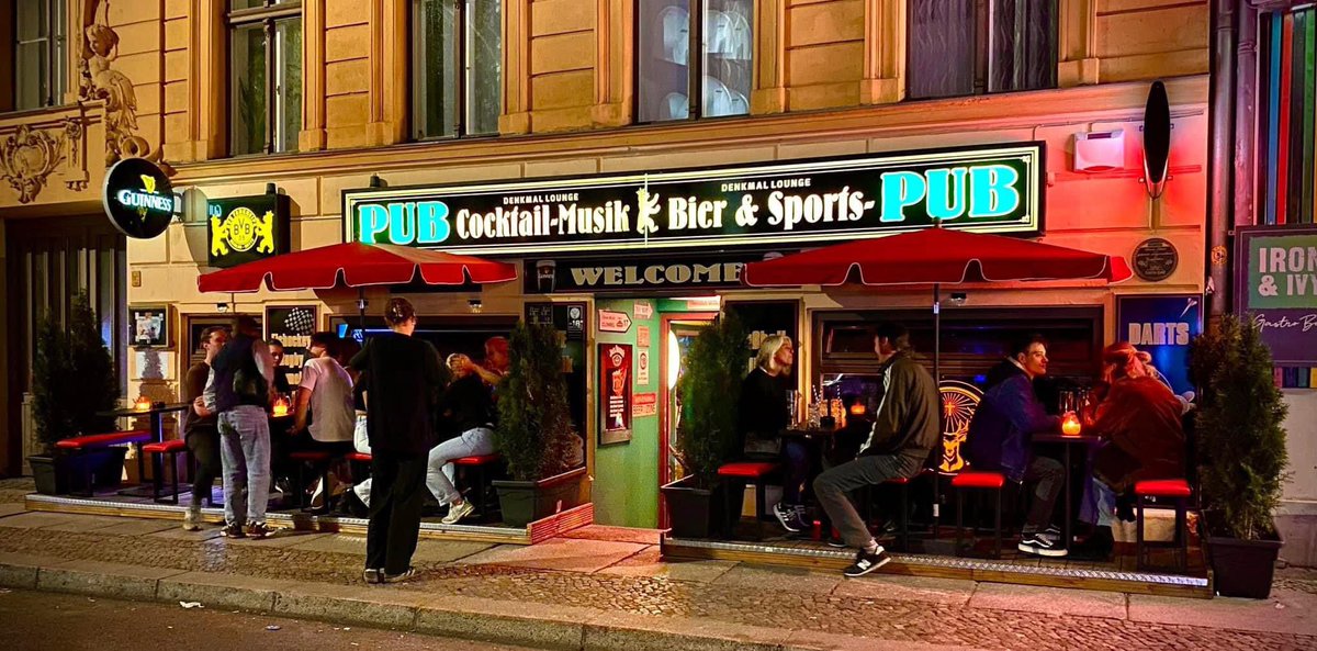 Wir wünschen allen einen schönen und erholsamen #Urlaub 🧳 
Eure #BVB #Fankneipe #Berlin #Mitte  🖤💛👍
Wir haben weiterhin für euch geöffnet also schaut rein wenn ihr in der Stadt seid 👍🍺