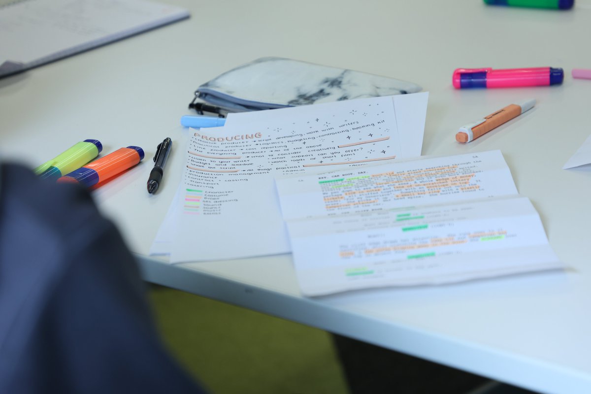 Film Hub Midlands (@filmhubmidlands) on Twitter photo ✨ <a href="/bfinetwork/">BFI NETWORK</a> x @bfifilmacademy Online Mentoring is back for Spring 🌷
Designed for people in the Midlands aged 18-25, passionate about writing, directing or producing
Gain knowledge from industry professionals!
Apply by 15 June via bit.ly/mentorspr ✨ <a href="/bfinetwork/">BFI NETWORK</a> x @bfifilmacademy Online Mentoring is back for Spring 🌷
Designed for people in the Midlands aged 18-25, passionate about writing, directing or producing
Gain knowledge from industry professionals!
Apply by 15 June via bit.ly/mentorspr