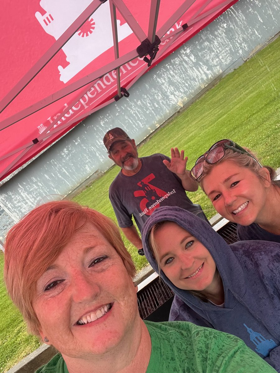 A little rain won't stop us! We loved getting to celebrate Customer Appreciation Day in Hancock County on Friday. Thank you for choosing Independence Bank; we wouldn't be here without you!