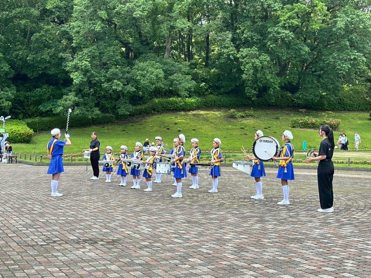 tourin_koteki's tweet photo. 6/1(日)相模原公園で【しょうぶ祭り】に出演しました！
トラブルや怪我もなく無事に終了しました^_^
公園のスタッフさん、相鼓鼓連本部の皆様子供達の安全を1番に考えていただきありがとうございました😊

#相模原公園
#相模原市少年鼓笛バンド連盟
#とうりん鼓笛隊 https://t.co/lUDcdrj0js