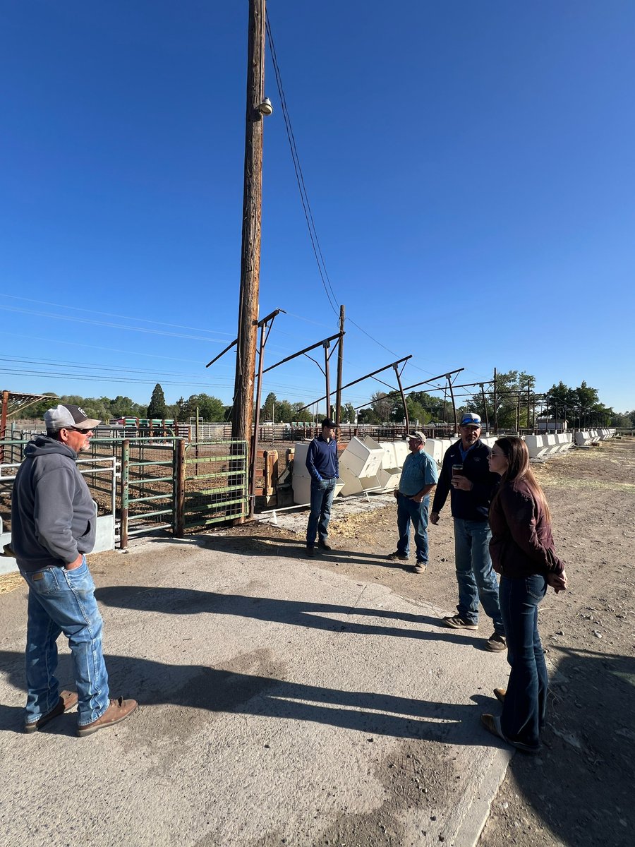 Unloading a brand new 400 #SupremeMixer at University of Nevada, Reno with NW Mixer Feeders to be used extensively in their ruminant production and research programs. This includes a large commercial sheep operation and cattle feedyards. #SupportingResearch #SupremeForAReason