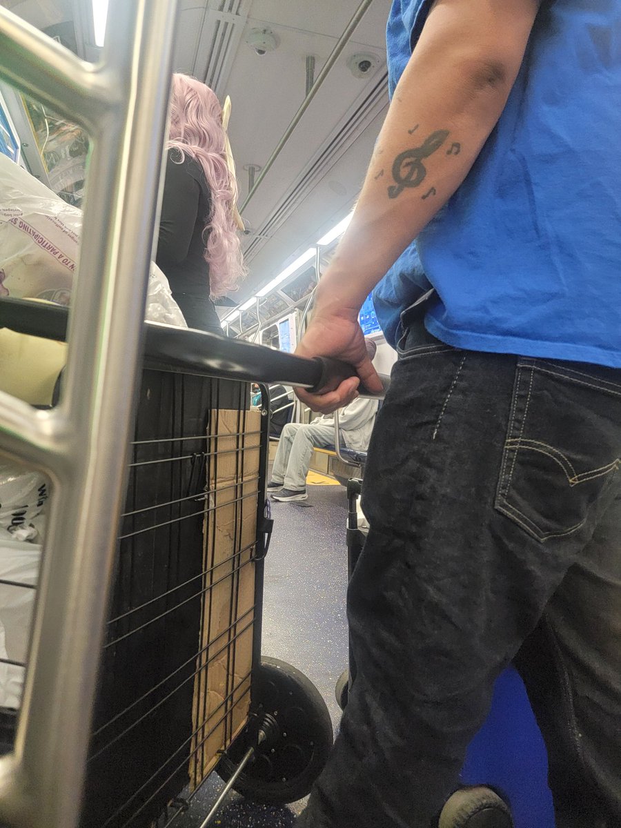 Fato_lover69 في لحظة تأمل