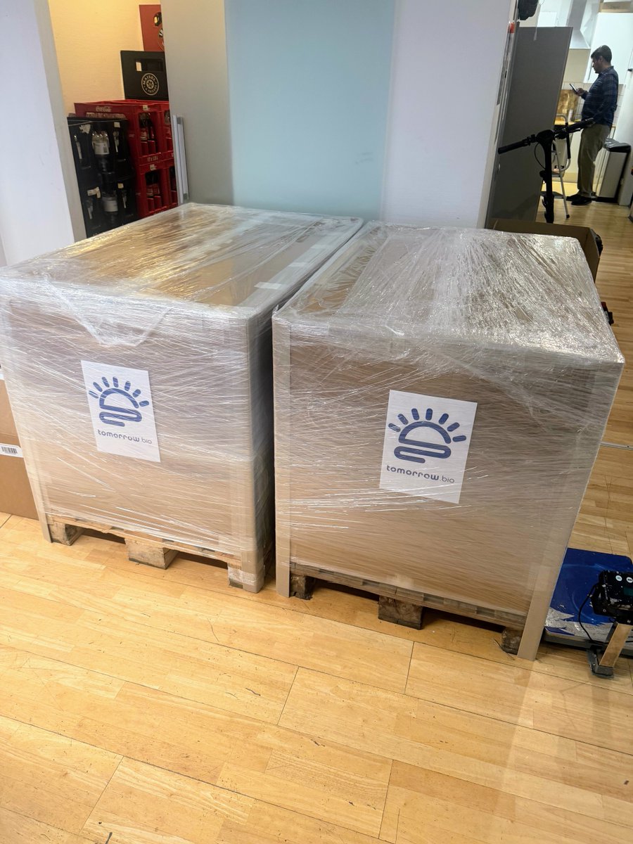 If anybody wants to build a local cryopreservation organization, reach out to us.
We'll ship you everything you need at cost and train you for free!

First packages going out :)