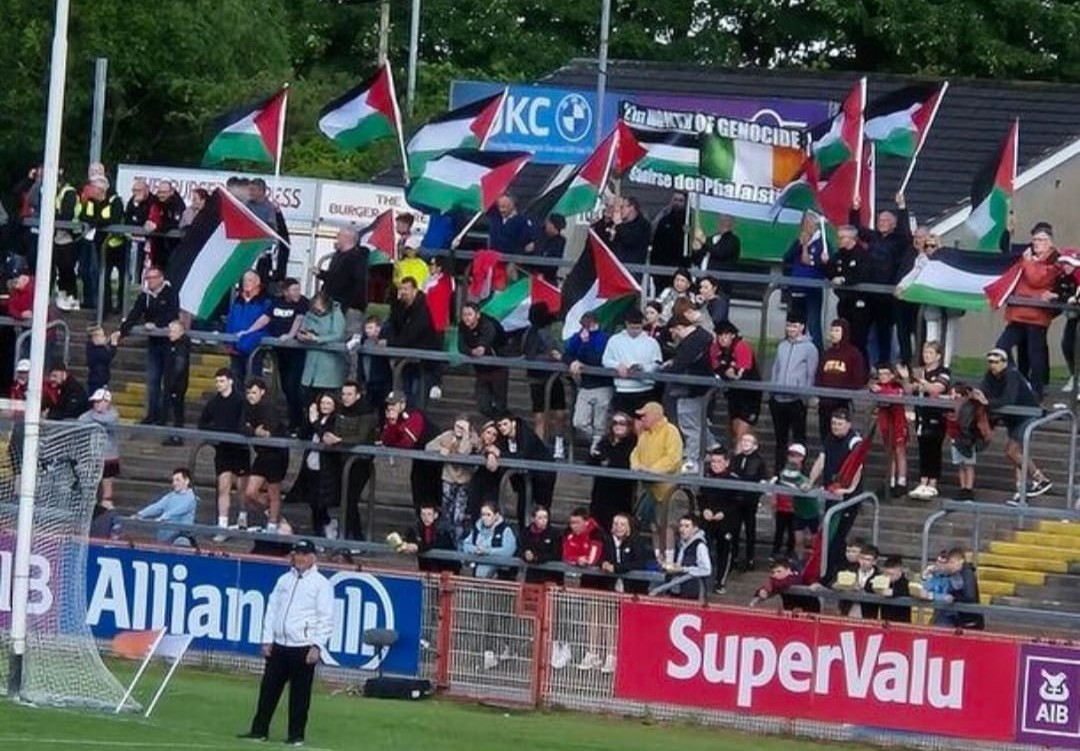 GaelsAgainstGen's tweet image. Great to see so many Gaels showing support for Palestine at the Championship matches over the weekend.
#GazaGenocide
#SaoirseDonPhalaistín 🇵🇸
