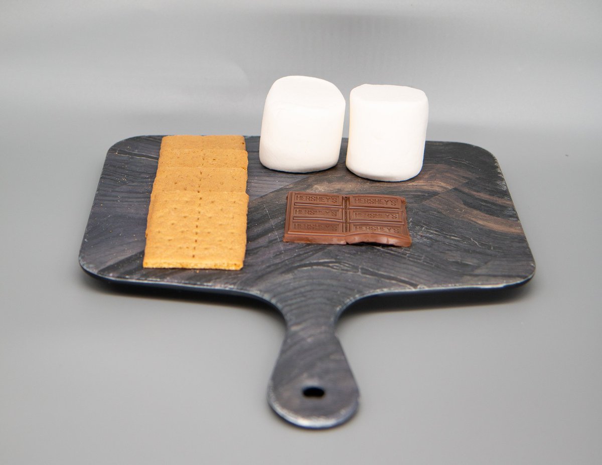 Get ready to indulge in our crowd favorite, Classic S'mores! 🤤 Each bite is a perfect harmony of marshmallows, graham crackers and Hershey's milk chocolate. It's dessert time folks! 😋 #UrbanRoast #ClassicSmores #DessertLovers