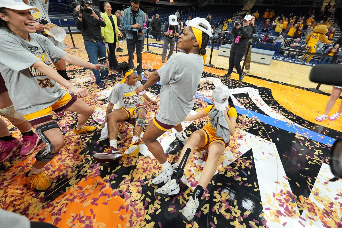 wbitwbb's tweet image. How has it already been two months?

#ElevateTheGame x @GopherWBB