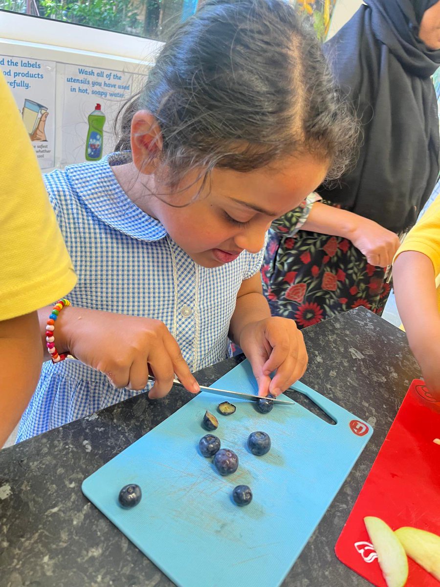 A perfect choice for a summer afternoon. A deliciously, healthy fruit salad created by our Y1 class! Thank you <a href="/ReynoldsFood/">Reynolds</a>
