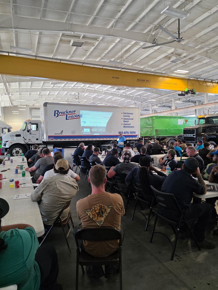 coachdonnie24's tweet image. Thank you Bruckner’s Truck Sales of Shreveport, LA for allowing me the opportunity to teach ADB22X at your Vendor Night, last Thursday. #Bendix #KnorrBremse #Fueledbypassion #Drivenbyresults 🇺🇸 🇲🇽 🇨🇦 🇩🇪