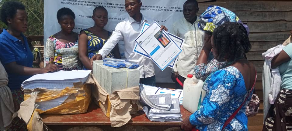 Dimrcongo's tweet image. Nos formations dans la fabrication des cahiers continue. Merci pour vos soutins