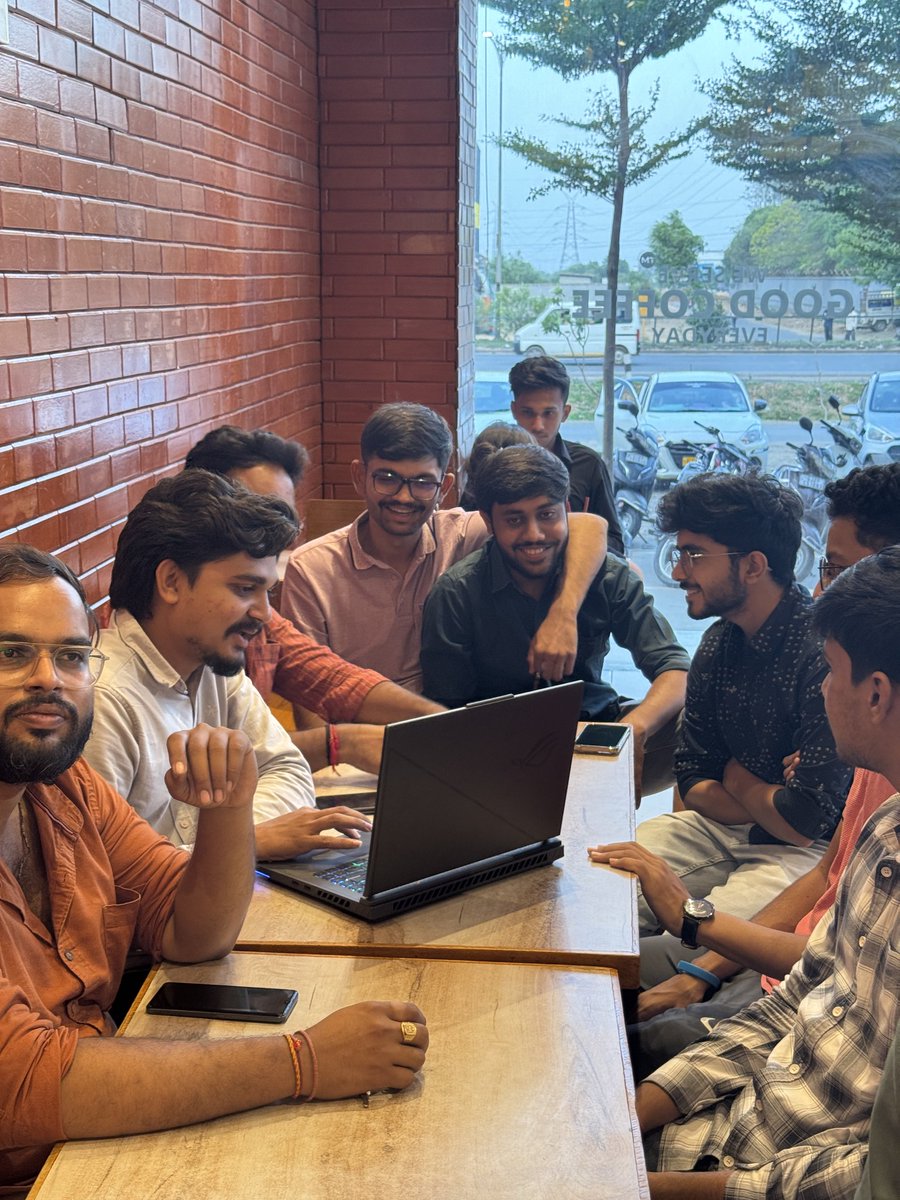 Last week of May brought the summer heat — and the Web3 energy to match ☀️😆
From bowling in Saigon to café chats in Jakarta, to packed meetups in Manila &amp; Ahmedabad, the #BuildBuddies fam closed the month strong🤞
Let’s run it back in6️⃣
#MetaPool #Web3 #Community