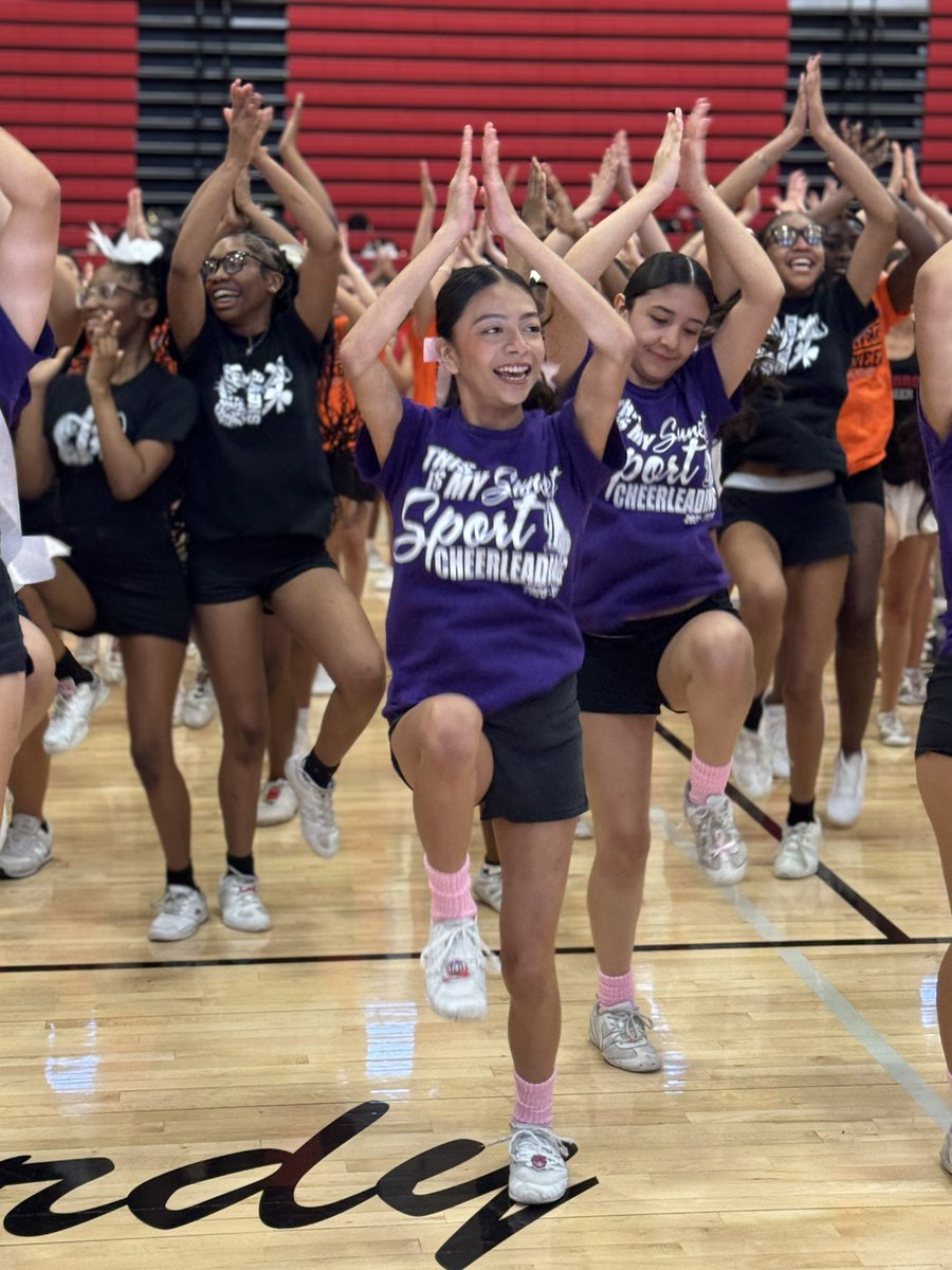 disdactivities's tweet image. 📣 Day 1 of #DallasISDCheerCamp is underway!
We’re thrilled to welcome 300 cheerleaders from 15 campuses across the district. Let’s go, teams! 💙💛 #DISDProud #CheerCamp2025
