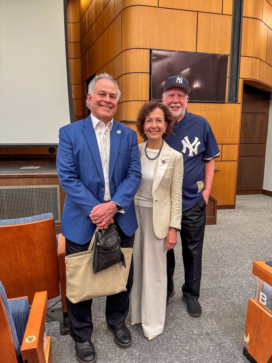 HFUPresident's tweet image. Spectacular evening previewing John Sexton’s Infamous book now movie “Baseball as a Road to God”⚾️🏟️