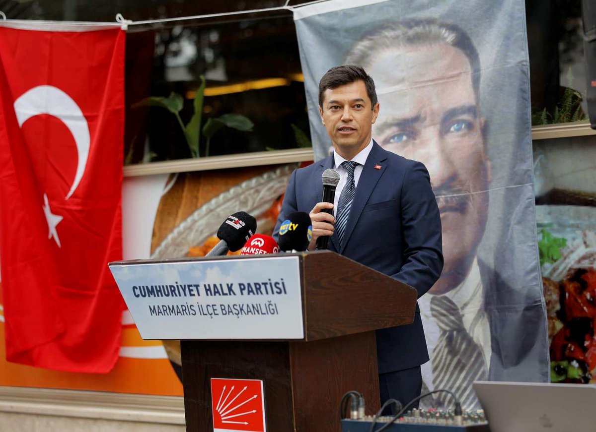 CHP'ye 19 Mart davası!

Ekrem İmamoğlu'nun gözaltına alınmasını protesto etmek için Muğla'da yapılan yürüyüşte yaşanan olaylar nedeniyle, Marmaris Belediye Başkanı Acar Ünlü, CHP Muğla İl Başkan Yardımcısı Mehmet Barut ile CHP Muğla Gençlik Kolları Başkanı Nazım Şardoğan’ın da
