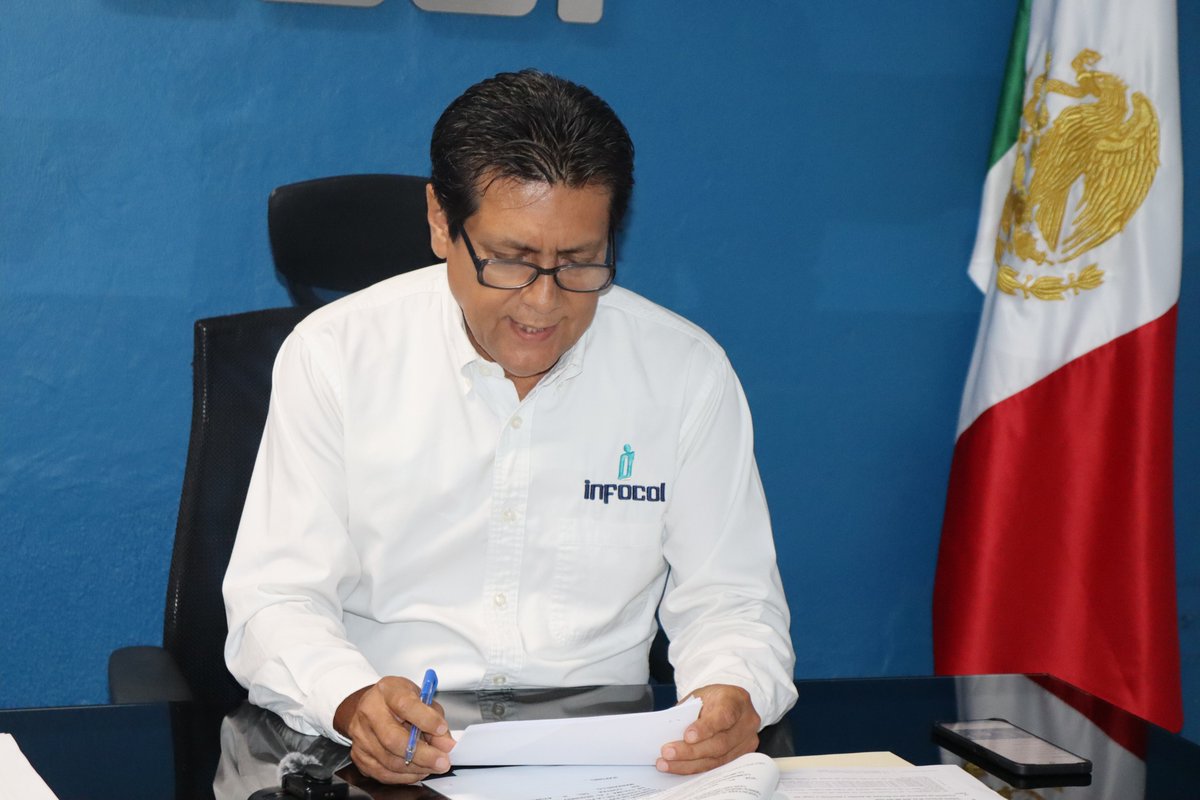 Infocol_Col's tweet photo. El pasado viernes 30 de mayo se llevó a cabo la Quinta sesión de Pleno del  Infocol, e la que estuvieron presentes la Comisionada Presidenta Paulina Urzúa y el Secretario en función de Comisionado Gilberto Olmos. https://t.co/qt2o0dNt1K
