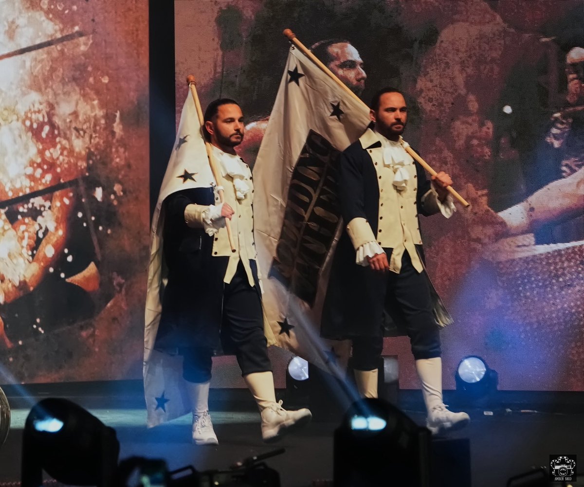AmberNicoPhoto's tweet photo. The Founding Fathers, Nicholas and Matthew Jackson, enter Anarchy in the Arena at AEW Double or Nothing in Phoenix, AZ #aew #aewdynamite #aewdoubleornothing #aewDoN #allelitewrestling #wrestling #ambernicophoto #matthewjackson #nicholasjackson #youngbucks https://t.co/dlyzznF2CK