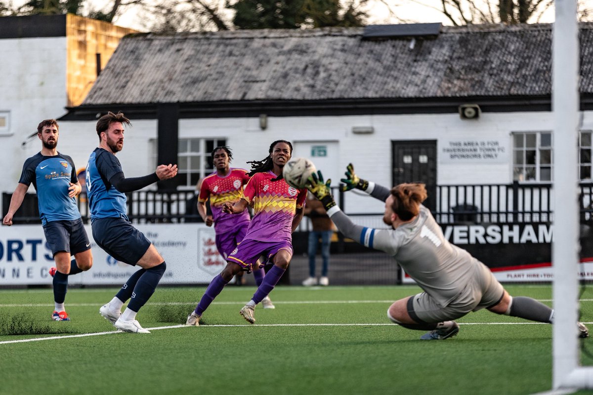 Harry Earls (@harryearls) on Twitter photo Potentially looking for a new goalkeeper glove brand to try this season to try and catch a few more footballs than usual.
Tend to stay away from the big boy brands has anyone got any recommendations for some smaller companies to try out? 🧤🧤
<a href="/EarlsGKSchool/">Earls Goalkeeper School</a> Potentially looking for a new goalkeeper glove brand to try this season to try and catch a few more footballs than usual.
Tend to stay away from the big boy brands has anyone got any recommendations for some smaller companies to try out? 🧤🧤
<a href="/EarlsGKSchool/">Earls Goalkeeper School</a>